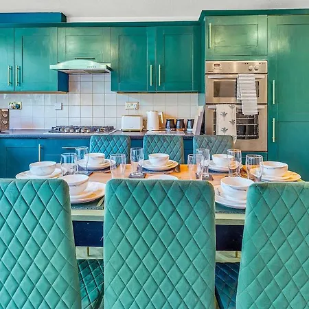 Large 4 Bedroom House - Sleeps 10 - Centre - Perfect For Work, Families, Groups, Business Travellers & Contractors - Free Parking - By 02 Academy, Bullring, Newstreet, Selfridges - Smart Tvs In Bedrooms * Birmingham